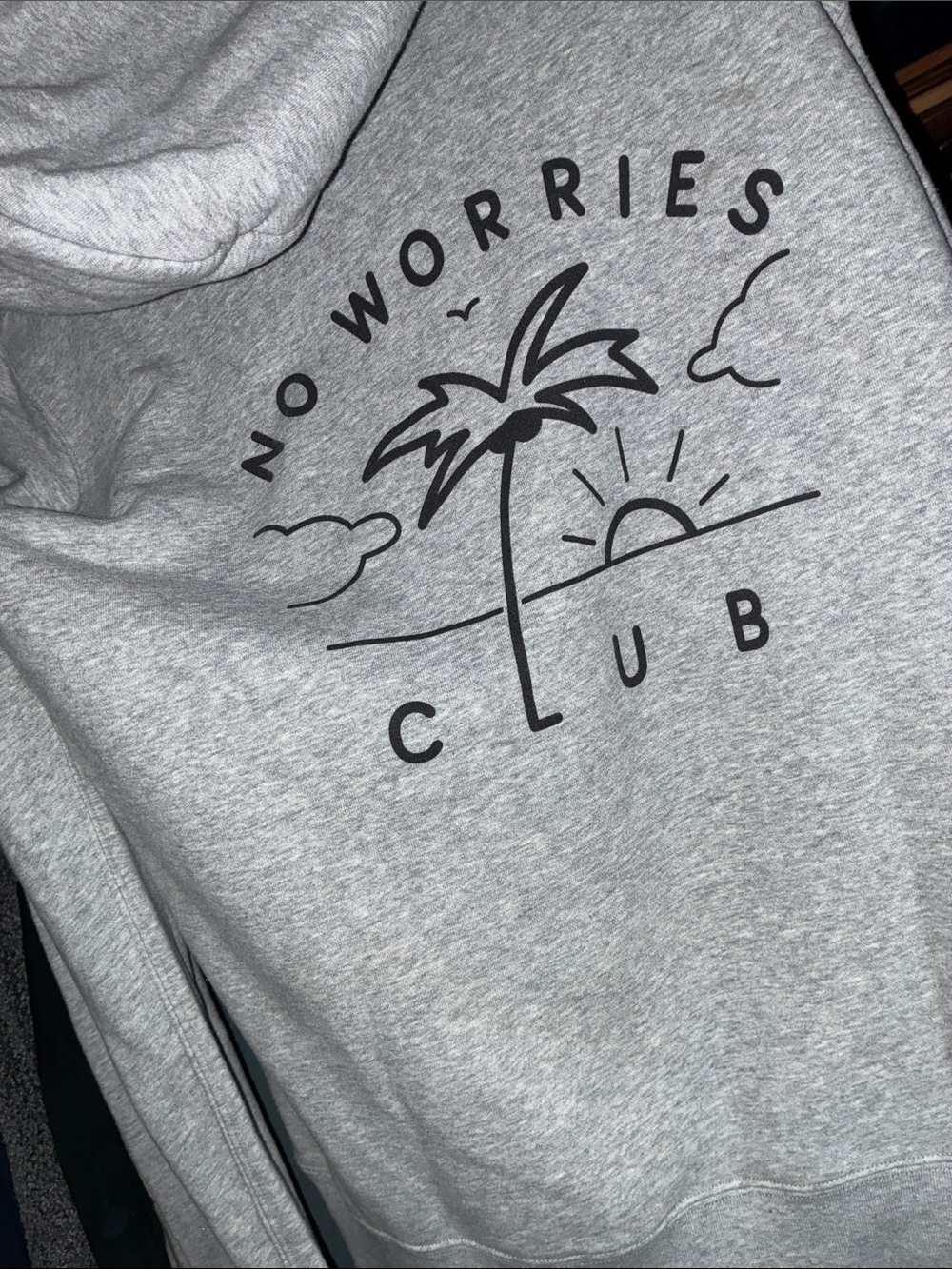 Uniqlo thumbs up no worries club hooded sweatshirt cute graphic - Picture 1 of 6